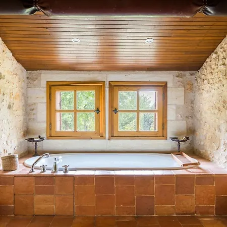 Mauzac-et-grand-castang Sleeps 16 Pool Wifi * Mauzac-et-Grand-Castang
