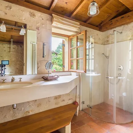 Mauzac-et-grand-castang Sleeps 16 Pool Wifi فيلة *