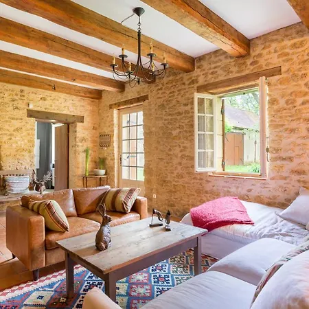 Mauzac-et-grand-castang Sleeps 16 Pool Wifi فيلة