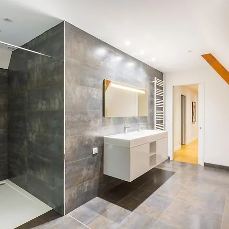 Mauzac-et-grand-castang Sleeps 16 Pool Wifi فيلة Mauzac-et-Grand-Castang