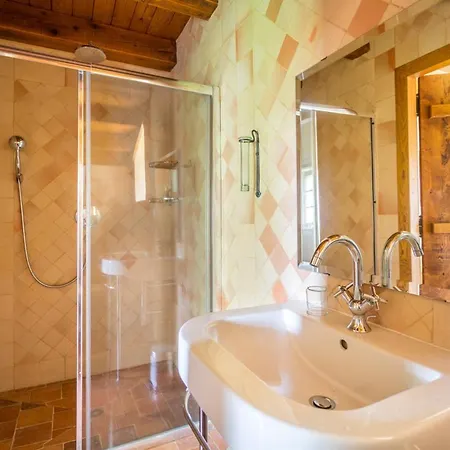 Mauzac-et-grand-castang Sleeps 16 Pool Wifi فيلة Mauzac-et-Grand-Castang