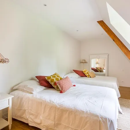 فيلة Mauzac-et-grand-castang Sleeps 16 Pool Wifi *